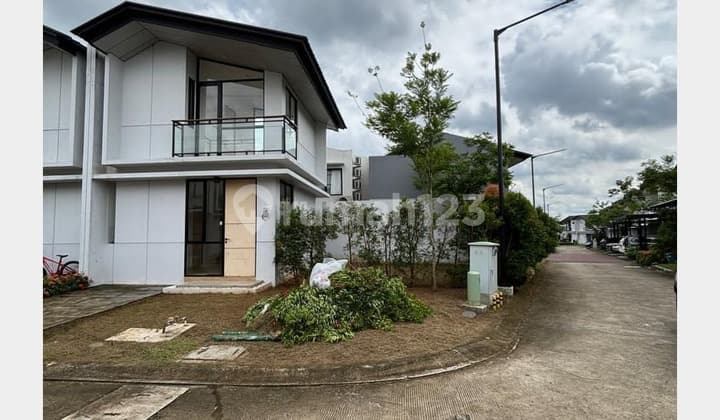 Disewakan Rumah 2 Lantai di Cendana Cove Lippo Karawaci, Tangerang