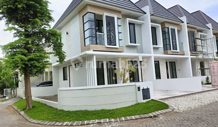 NATURA RESIDENCE, Rumah mewah 2 lt di jantung kota Sidoarjo
