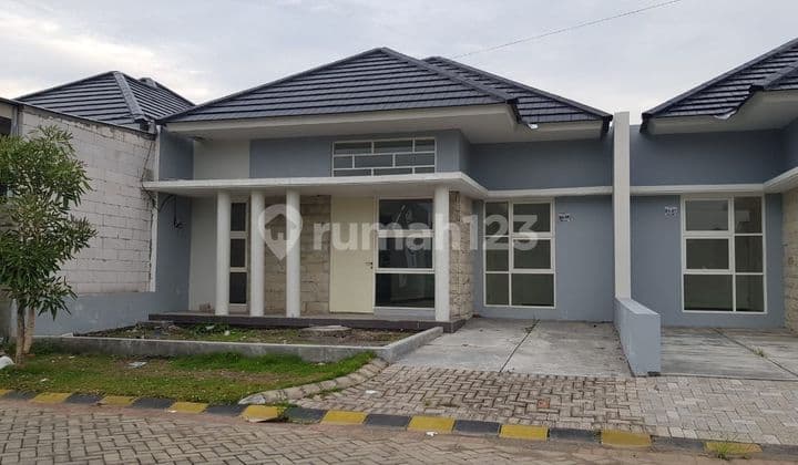Alam Juanda, Sedati - Sidoarjo , Rumah Modern Lokasi Selangkah ke Surabaya