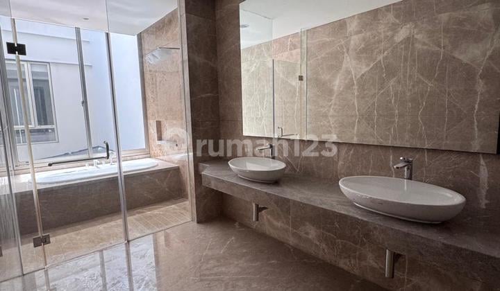 Disewaan Rumah 10x30 Golf Island PIK Brand New!!