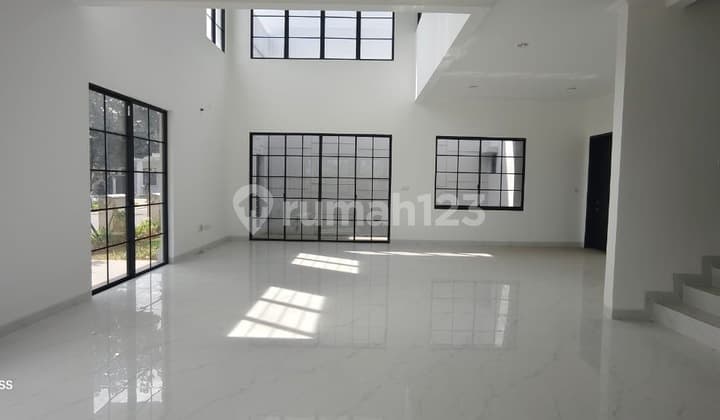 Disewakan Rumah Pik 2 Villa Pasir Putih 10X20 Hoek Brand New Kosongan