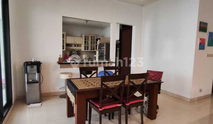 Sewa Rumah Alam Sutera Onyx, Furnished, Depan Taman,