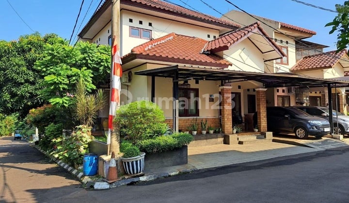 Dijual Rumah Townhouse Hook Tanah Baru Depok