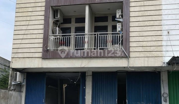 Disewakan Ruko Gandeng di Jalan Utama Cirendeu Ciputat