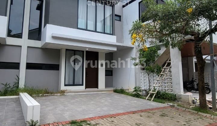 For Sale 2-Story Ready-to-Live-in House in Bintaro SC16605