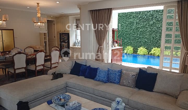 Ready-to-Occupy Exclusive House in Hook, South Jakarta