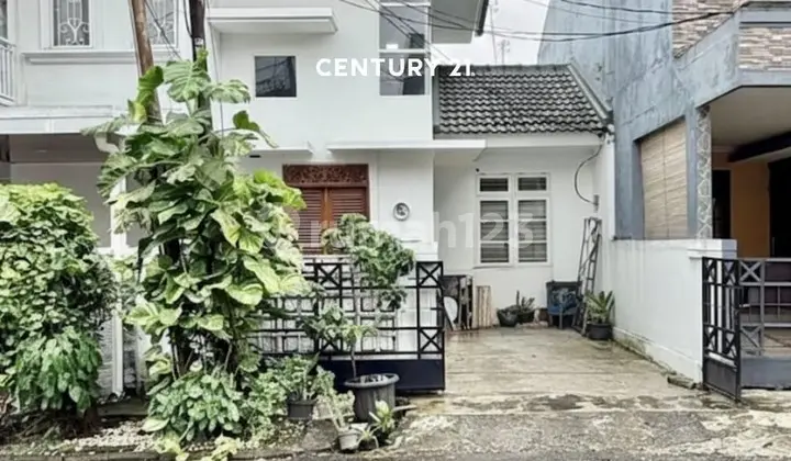 Minimalist House in Sector 9 Bintaro Area 17582