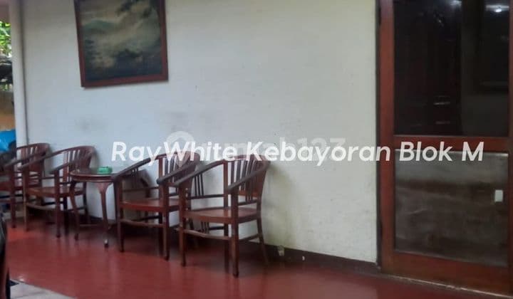 AREA SENOPATI LT 536 m² LT 400 m² Rp 36 M LOKASI PREMIUM DAN SANGAT STRATEGIS DIJANTUNG KEBAYORAN BARU