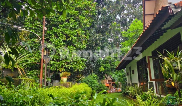 Dijual Rumah Lingkungan Asri Elit Lokasi Strategis Kebayoran Baru Murah