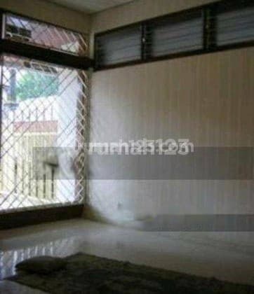 kan rumah 2 lantai nyaman di pinggir jalan raya