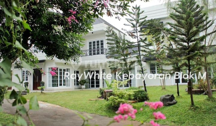 DIJUAL RUMAH CANTIK DAN ASRI LT 1.234 m² LB 450 m² Rp 11,5 M SERING DIPAKAI UNTUK STUDIO FOTO PEMBUATAN IKLAN DI PANGKALAN JATI, DEPOK