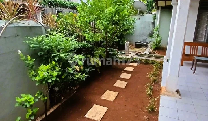 Lokasi Super Strategis Jarang Ada Rumah Lama Hitung Tanah di Tengah Kota Area Bendungan Hilir