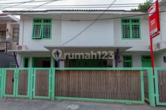 Investasi Murah - Dijual Rumah dengan Kamar Banyak Ex Penginapan Siap Beroperasi di Kawasan Halim Dekat Bandara Halim