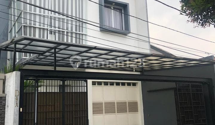 Disewakan Rumah Cantik Minimalis 2 Lantai Siap Huni di Area Strategis dan Nyaman Radio Dalam Dekat Pondok Indah