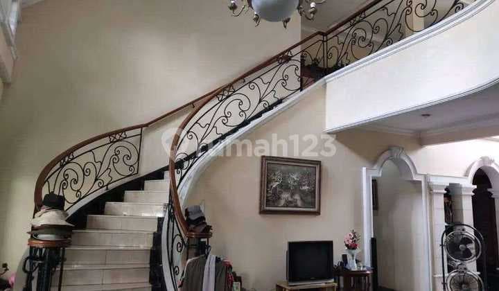 #TURUNHARGA Dijual Cepat Rumah Cantik Mewah Siap Huni 2 Lantai di Lokasi Super Strategis Dan Nyaman Dalam Kluster Istimewa di Duren Tiga