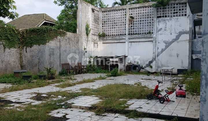 Dijual Tanah Kavling Istimewa dalam Kompleks Perumahan Aman dan Nyaman Super Strategis di Kawasan Kebayoran Lama, Jakarta Selatan