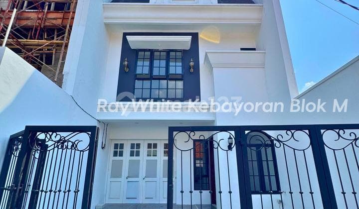 Rumah Baru Renovasi 3 Lantai di Tebet Jakarta Selatan