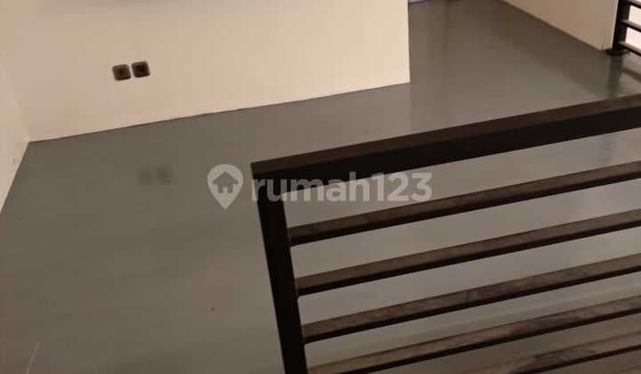 Old Large House Needs Renovation 120 M2 in Pondok Indah