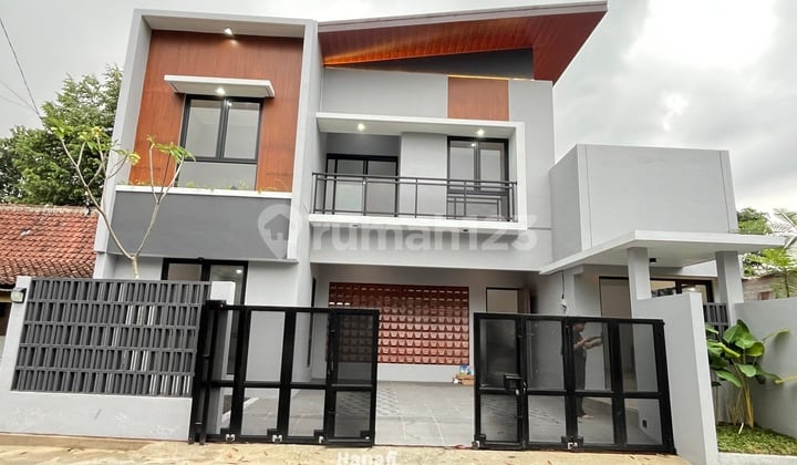 Rumah Mewah Jogja dijual dekat RS UGM dan Youth Center