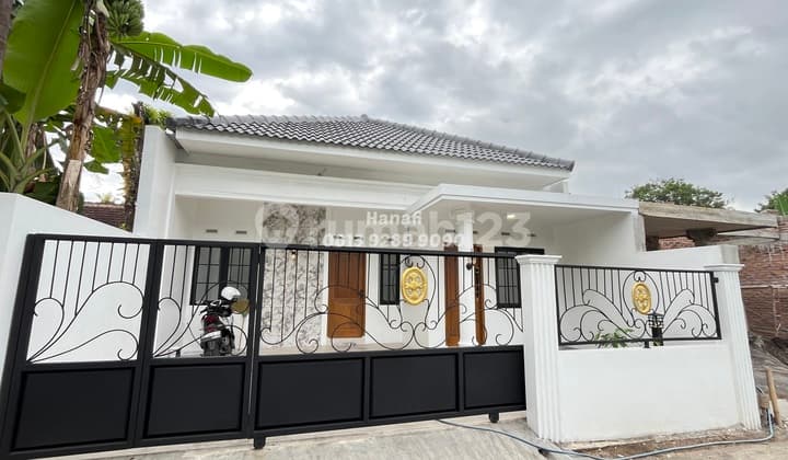 Rumah Jogja dijual desain Klasik dekat Pasar Godean