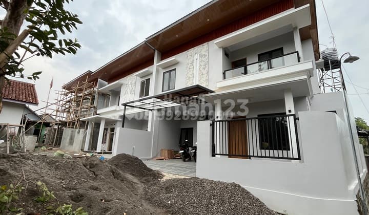 Rumah Jogja Dijual 2 Lantai Dekat Pasar Godean