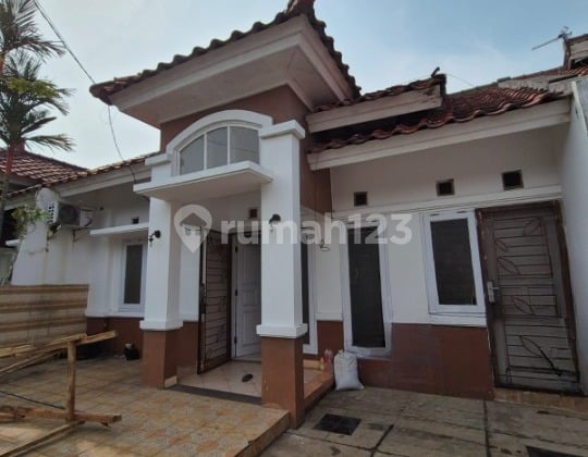 Rumah Siap Pakai di Taman Sari, Harapan Indah Bekasi - Ada Gudang & Akses Mudah