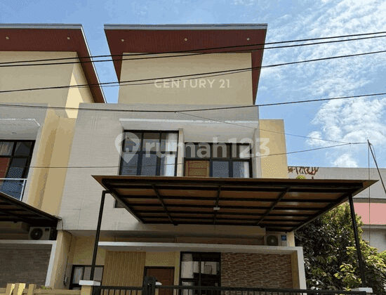 Disewakan Rumah Baru Di Boulevard Hijau Kota Harapan Indah