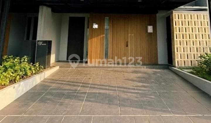 Rumah 3 Lantai Eksklusif Siap Huni di Cluster Mahakam, Jakarta Timur