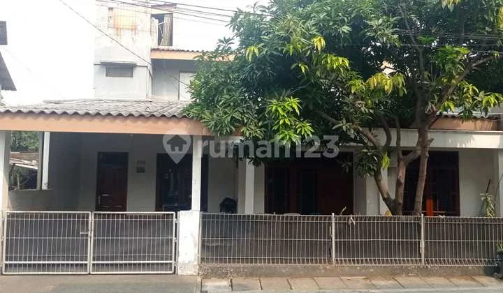 Dijual Rumah Hook & Luas di Perumnas Bekasi,Bisa untuk Kos Kosan - Lokasi Sangat Strategis Dijual Rumah Hook & Luas di Perumnas Bekasi,Bisa untuk Kos Kosan - Lokasi Sangat Strategis