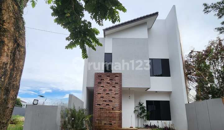Rumah 2 Lantai Baru Setiabudi Regency Siap Huni