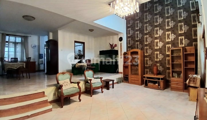 Jual Cepat Rumah Asri 2 Lantai Setramurni