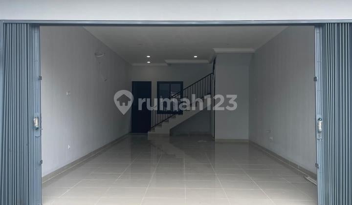 Nice 2.5-Storey Shop House by the Main Road in Pondok Kelapa, East Jakarta
