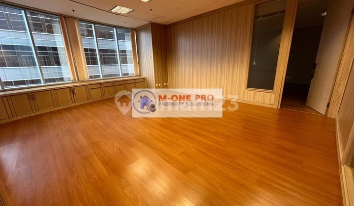 For Rent Office 218 Sqm Semi Furnished In Sudirman Tower