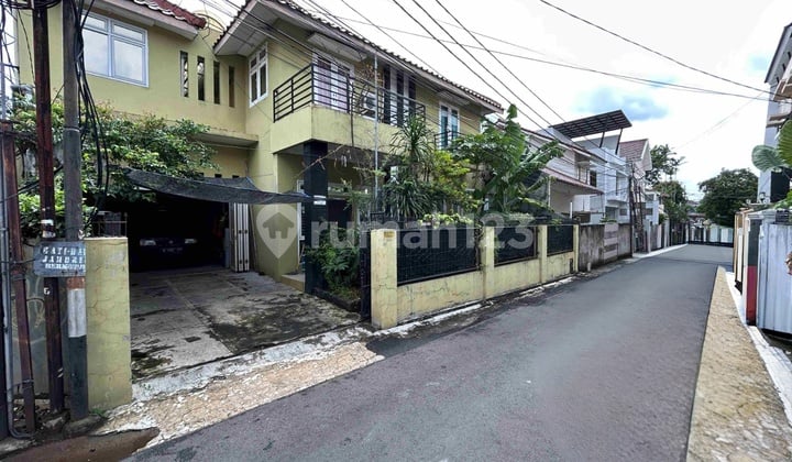Rumah Hook Siap Huni 400M2 Jalan 2 Mobil