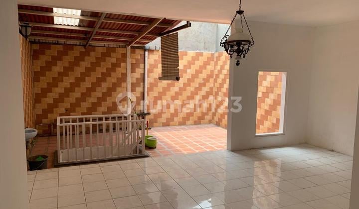 Rumah Siap Huni 120 M2 Dekat Tol Dalam Kota