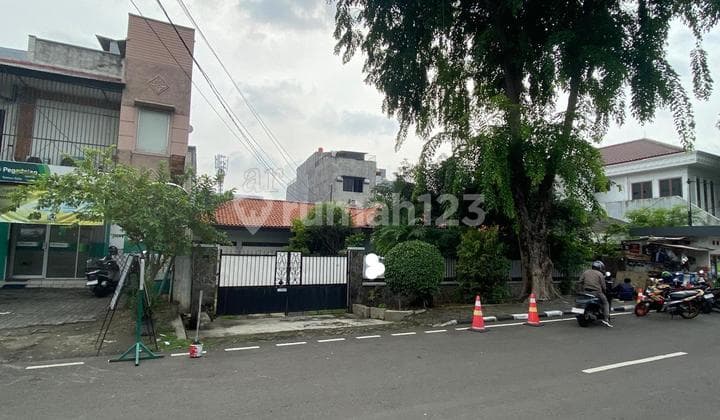 Rumah Luas Nyaman Di Tengah Kota