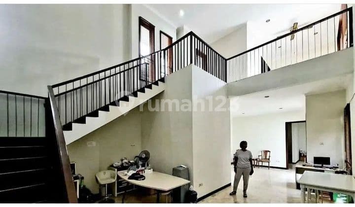 Dijual Rumah Hook 2 Lantai Kebayoran Baru Jakarta Selatan
