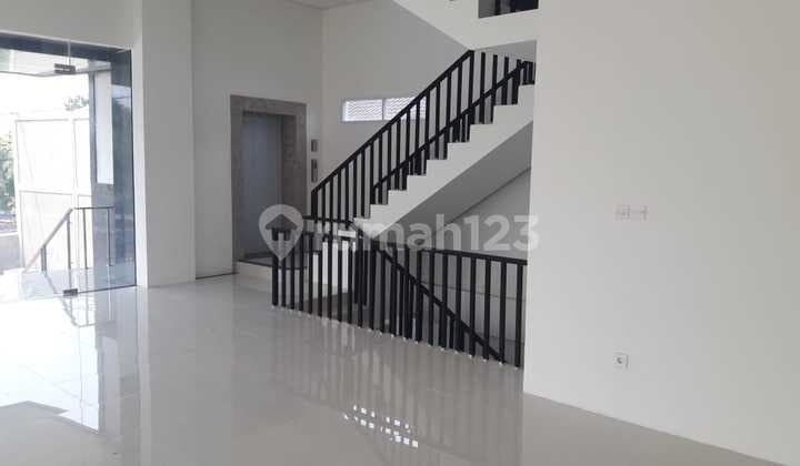 4-Story Office Ready to Occupy Nice in East Jakarta