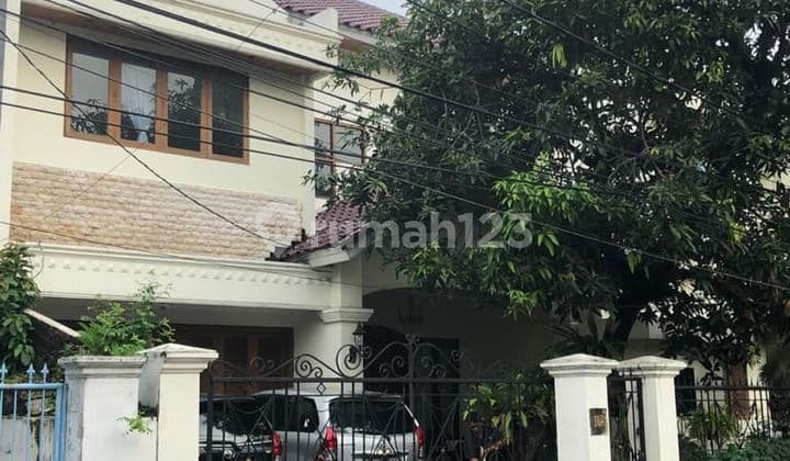 Rumah 2 Lantai Di Menteng Jalan Dempo Siap Huni Bagus