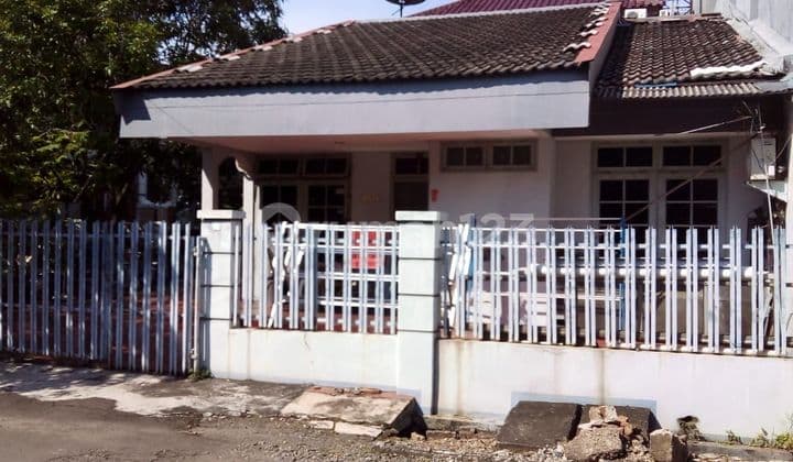 Huk House in East Kelapa Puan, Kelapa Gading, Ready to Occup