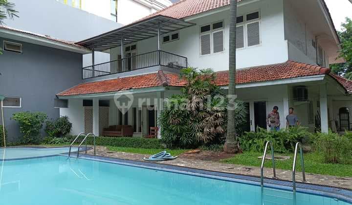 Rumah Bagus di Menteng Jakarta Pusat Siap Huni