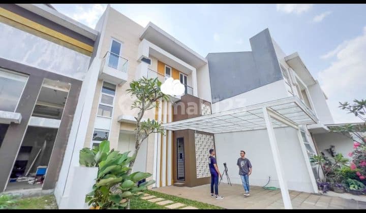 Rumah Town House di di Pasar Minggu Jakarta Selatan 2 Lantai + Mezzanine Bagus SHM dekat ke AEON Mall Toll Gate Antam Arkadia, dekat Stasiun Tanjung Barat, Masjid, SD Al Azhar