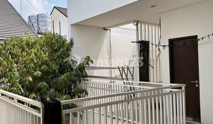 Rumah Baru Renov Bagus Terawat di Cluster Asia Tropis, Kota Harapan Indah, Bekasi 2 Lantai SHM hadap Selatan Bebas Banjir Lokasi Strategis Semi Furnish ada Gazebo Fasilitas dalam Cluster ada Sport Club #ferraang