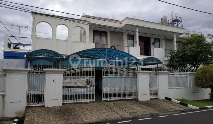 Rumah Siap Huni Rapi Terawat Bersih Lingkungan tenang & asri di Pulomas Barat Jakarta Timur 2 Lantai SHM ada 1 Gudang hadap Timur Utara Full Furnished Lokasi Strategis dekat Mall RS Gerbang Tol Bebas Banjir #lillygpkg