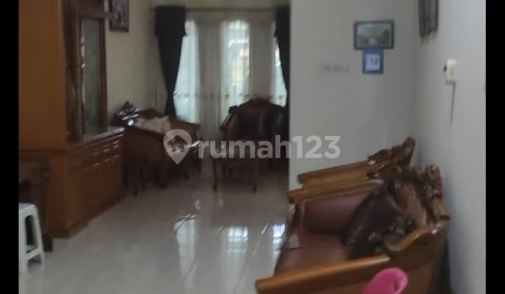 Rumah Di Jalan Utama Koja, Semi Furnished, Shm, Listrik Lantai Atas 3500 Watt, Lantai Bawah 2200 Watt, Ac 6, Water Heater 2, Carport 3 Mobil, Cocok Untuk Usaha Cafe Resto Salon, Bebas Banjir #yongli