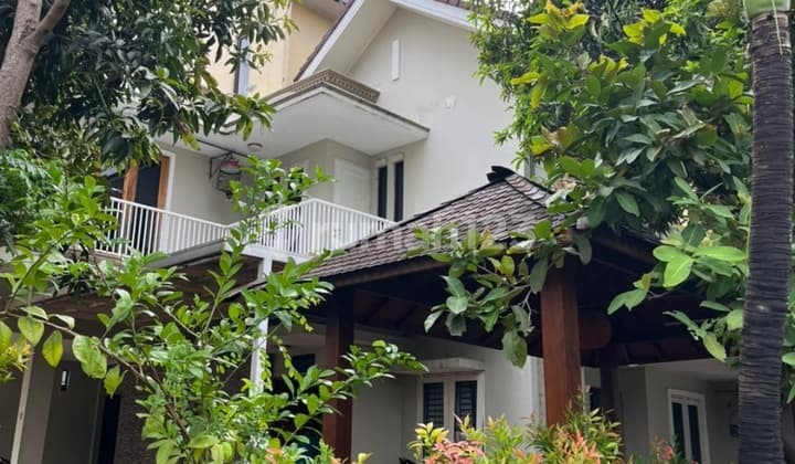 Rumah Hook Siap Huni, Rapi, Bersih, Ac 6 Unit, Lemari, Gorden, Ada Gazebo, Toren Atas Dan Bawah, Hadap Barat Dan Utara, Carport 5, Shm, 2¹/² Lantai, #yyercgphi