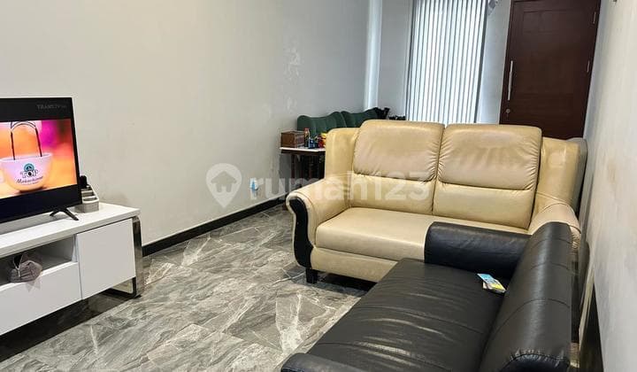 Dijual Rumah Baru Renov 3 Lantai di Royal Residence Ujung Menteng