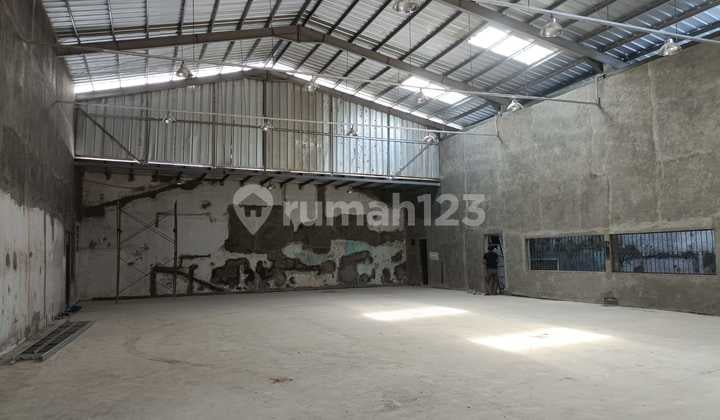 Disewakan Gudang Siap Pakai Di Jl Raya Penggilingan Jakarta