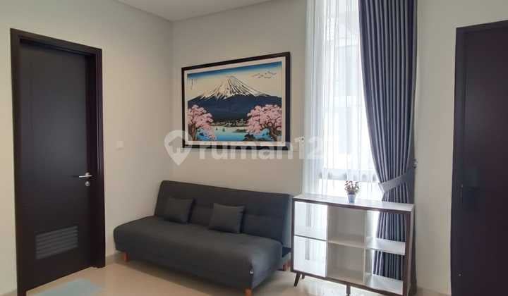 Disewakan Rumah Baru Minimalis di Summarecon Crown Gading