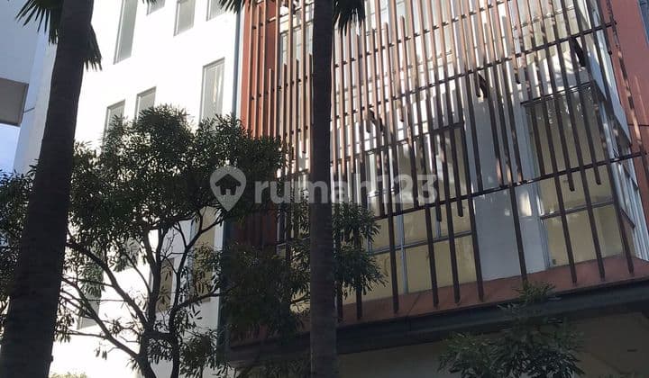 Disewakan Ruko 4 Lantai Lokasi Strategis di Jakarta Garden City